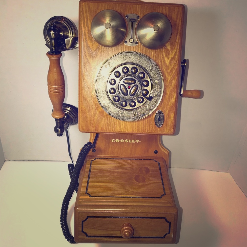 Retro Crosley Old Country Kitchen Phone CR92 oak